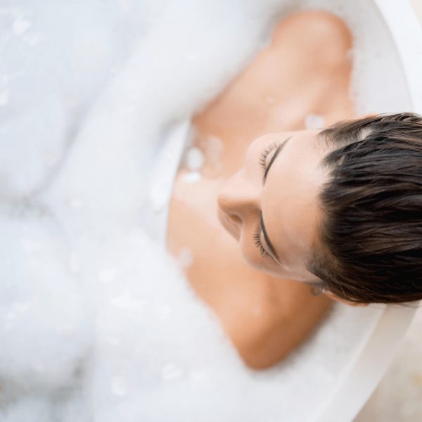 woman-bathing-in-magnesium-flakes